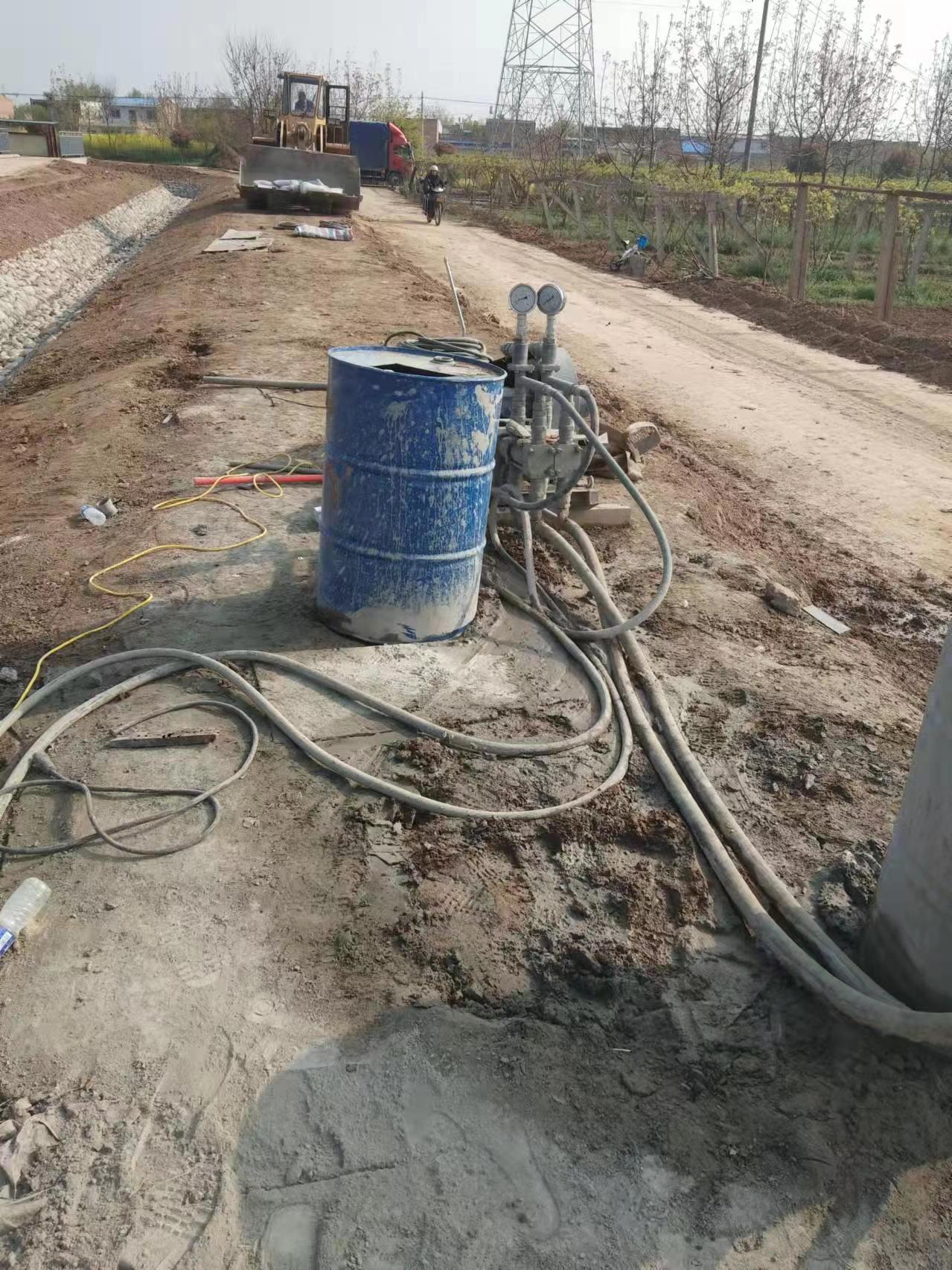 乌马河顶管注浆